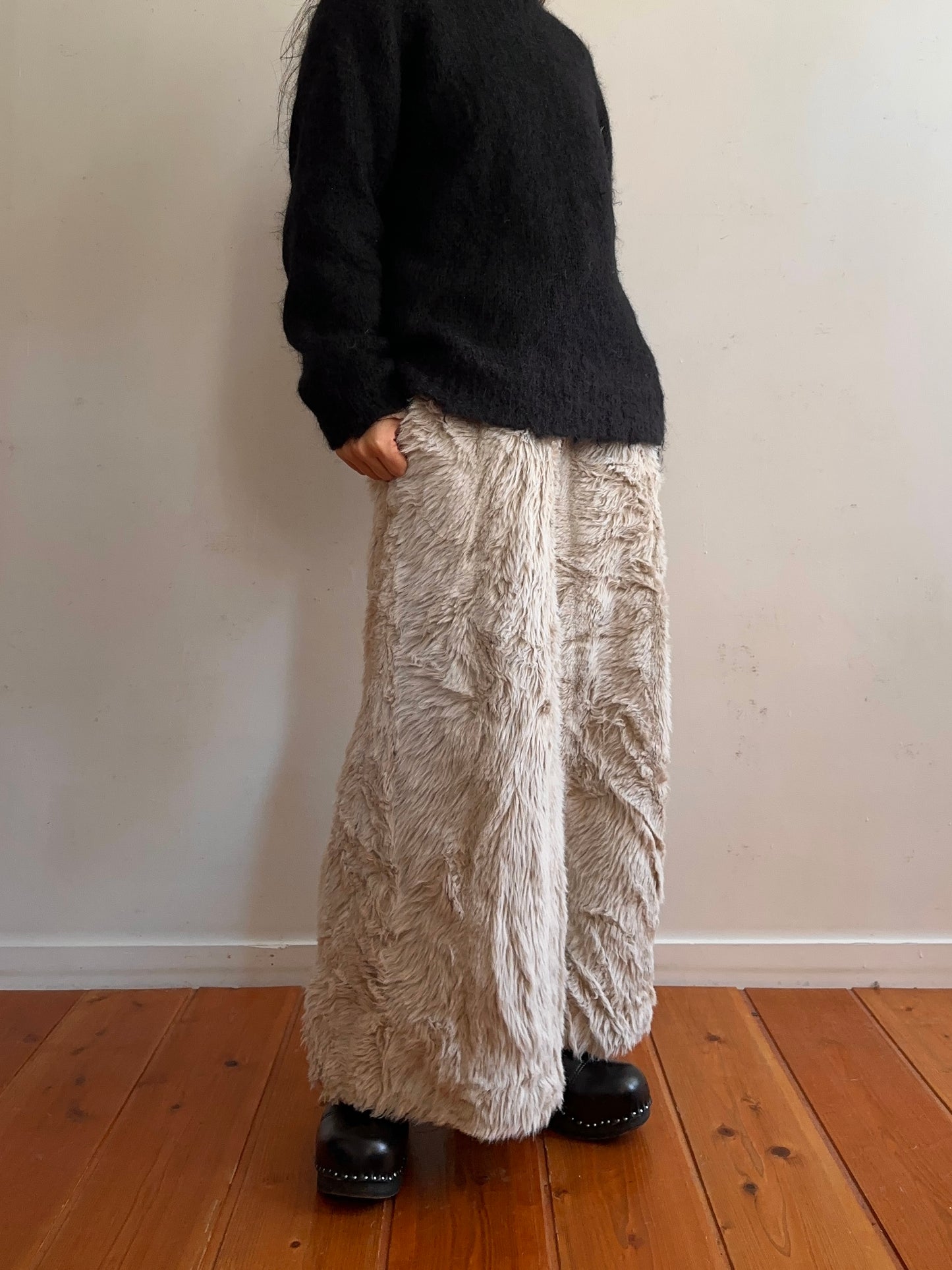 old fur wide pants / milky white