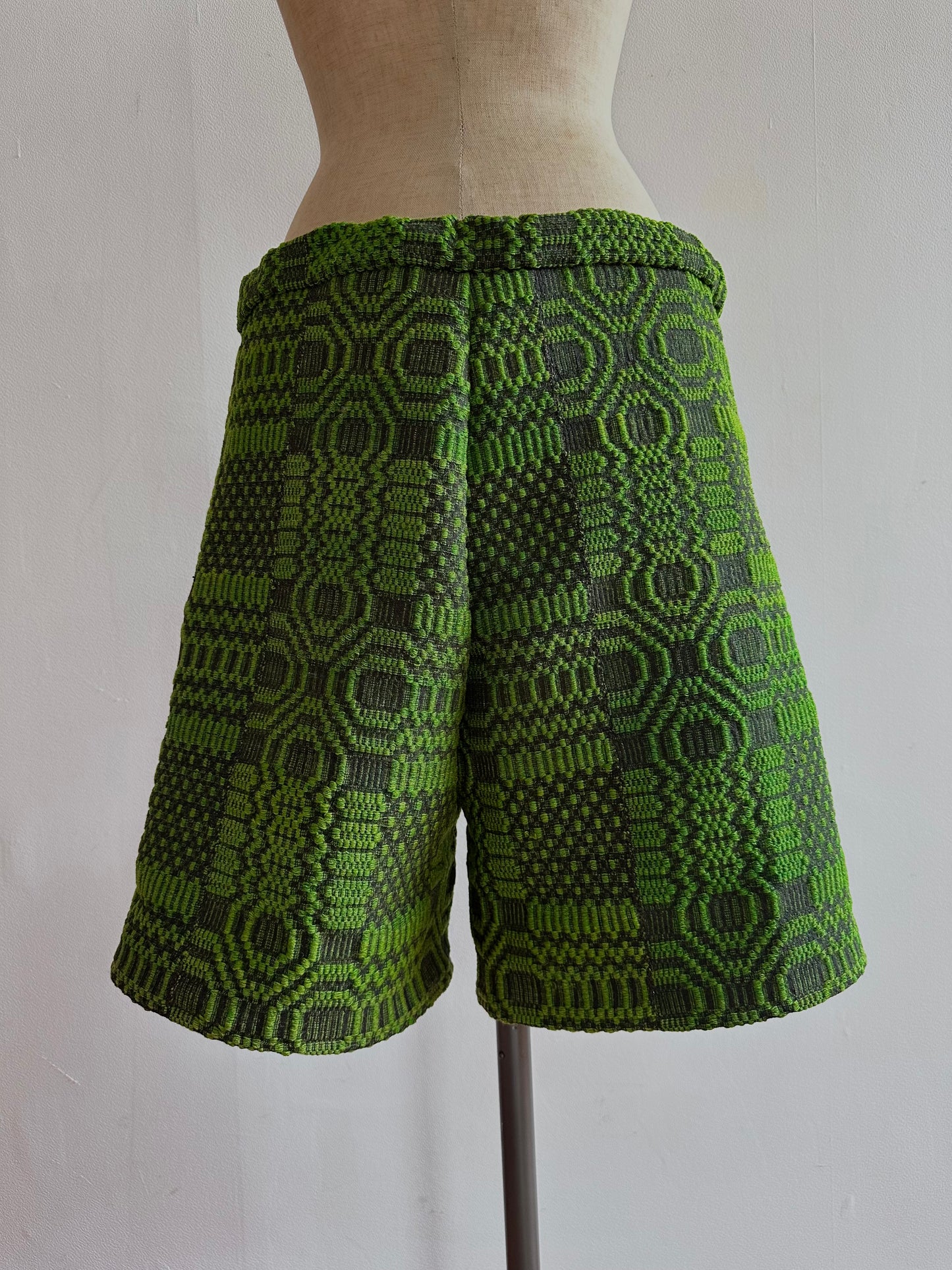 old coverlet short pants / green