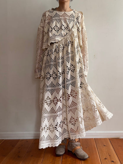 old crochet lace little change skirt