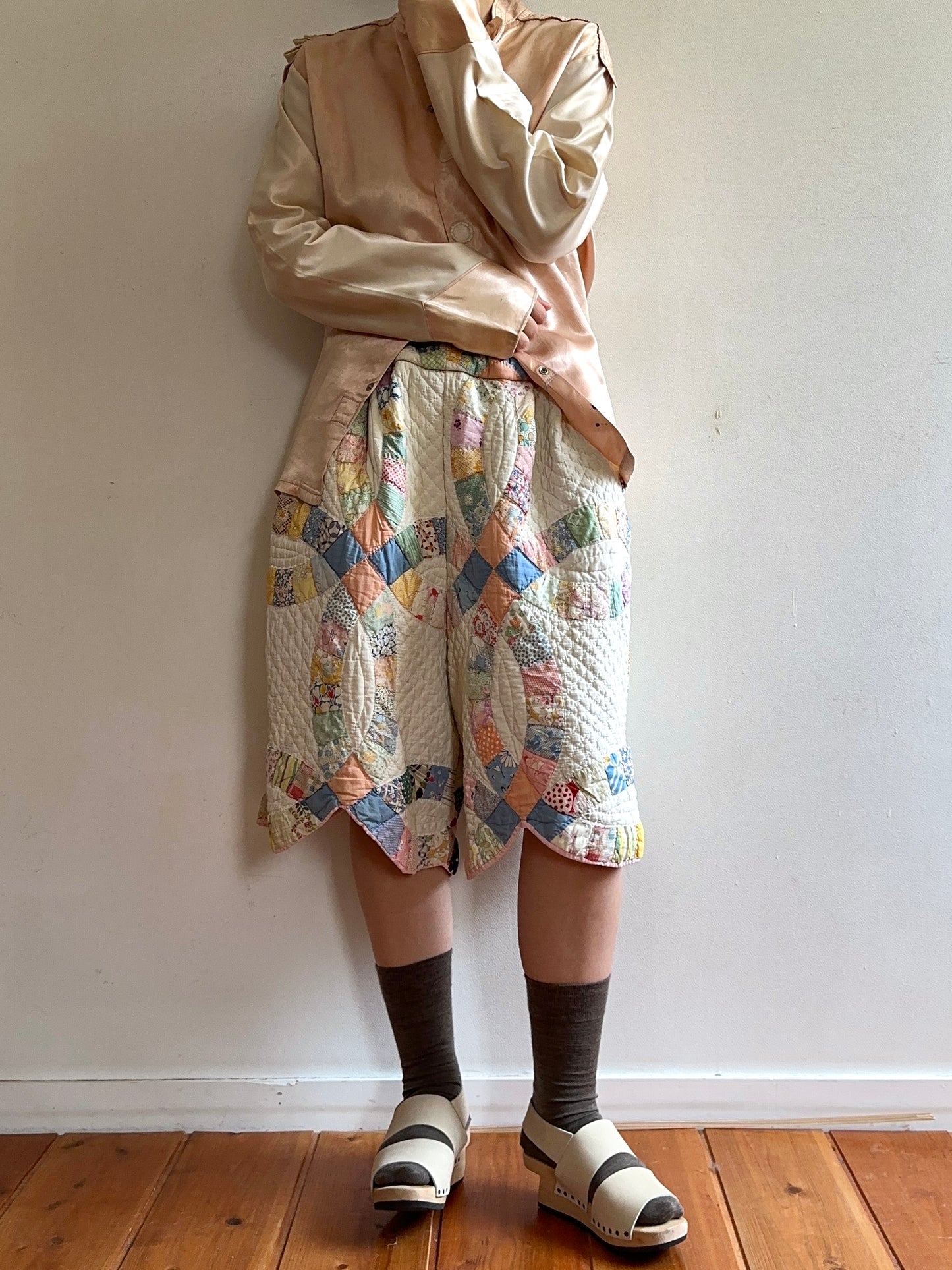 old quilt tuck short pants