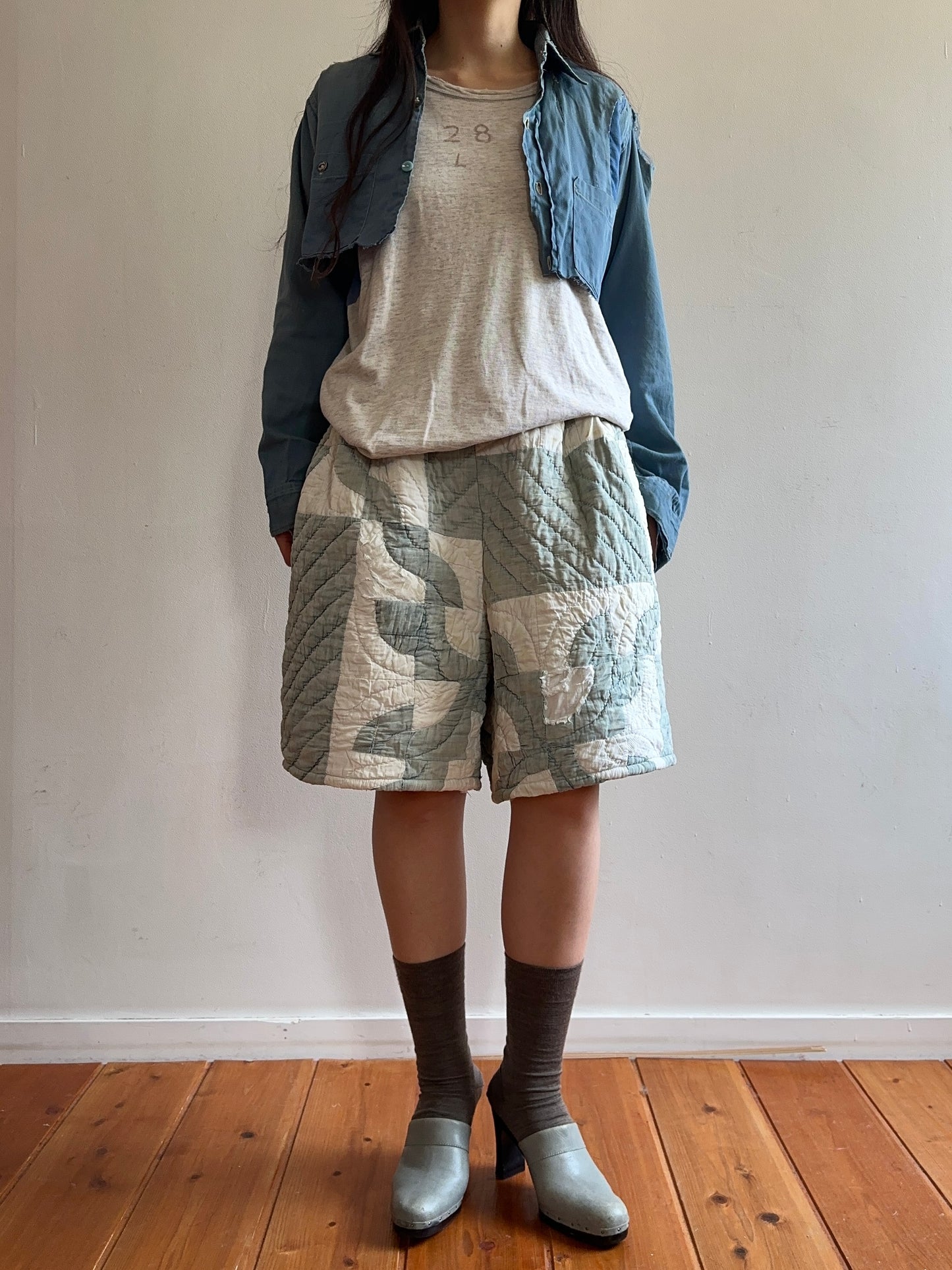 old quilt tuck short pants