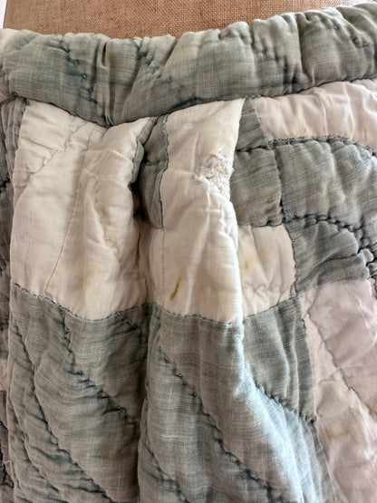 old quilt tuck short pants