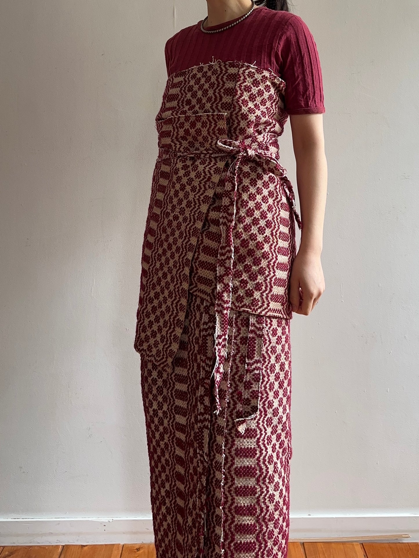 old coverlet wrap short skirt / bordeaux