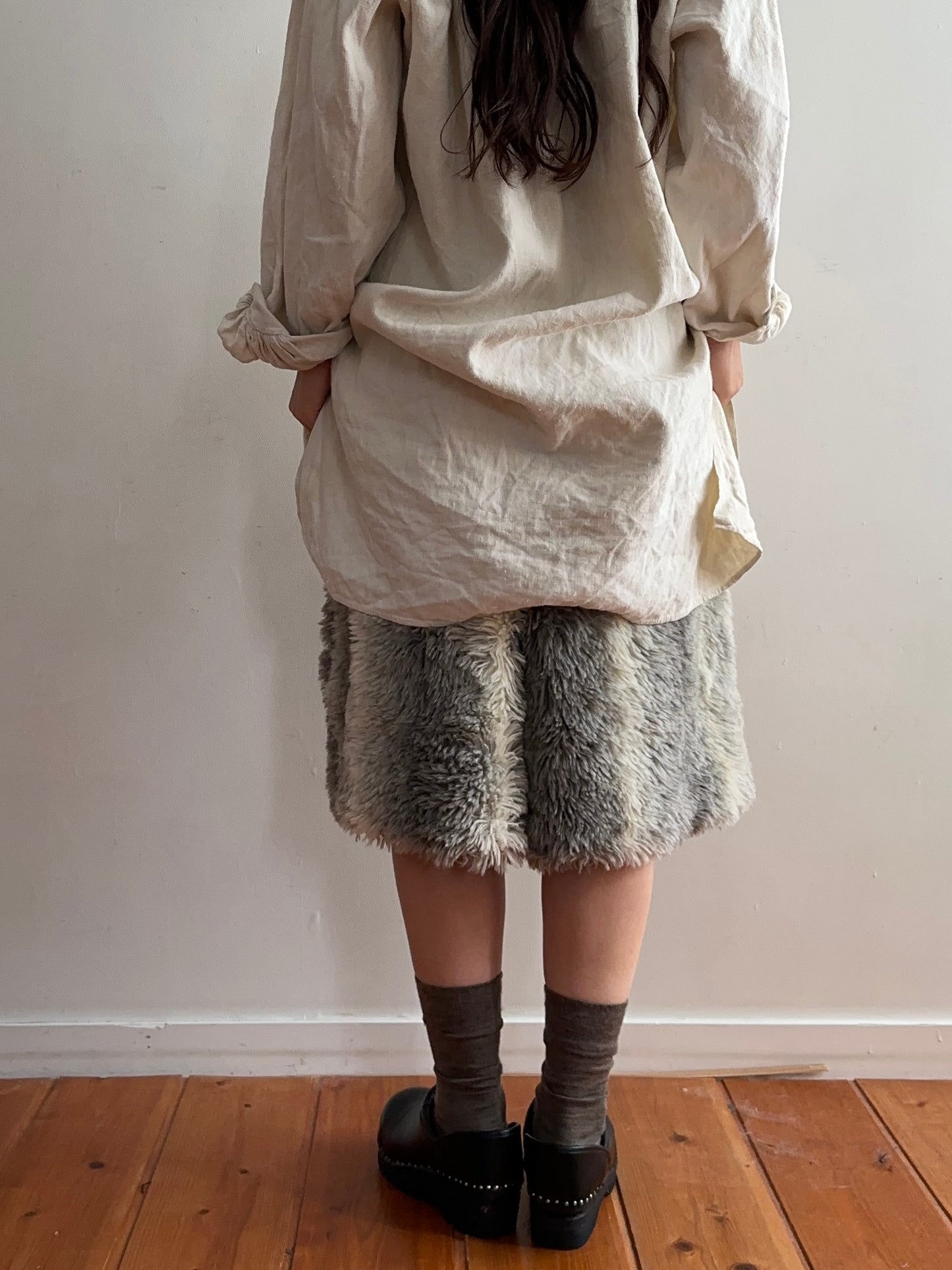 old fur half pants / gray×white