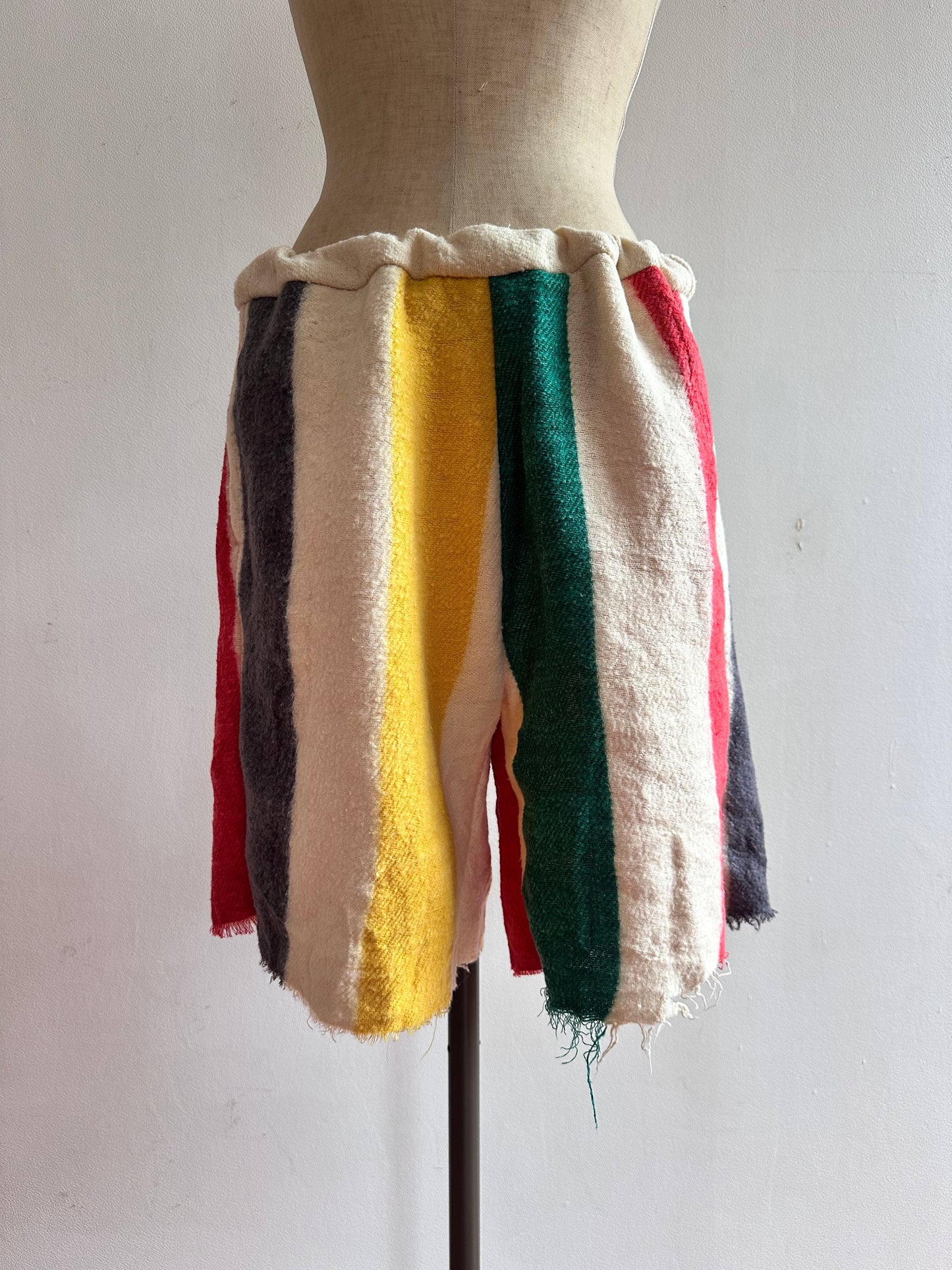 old blank short pants / stripe