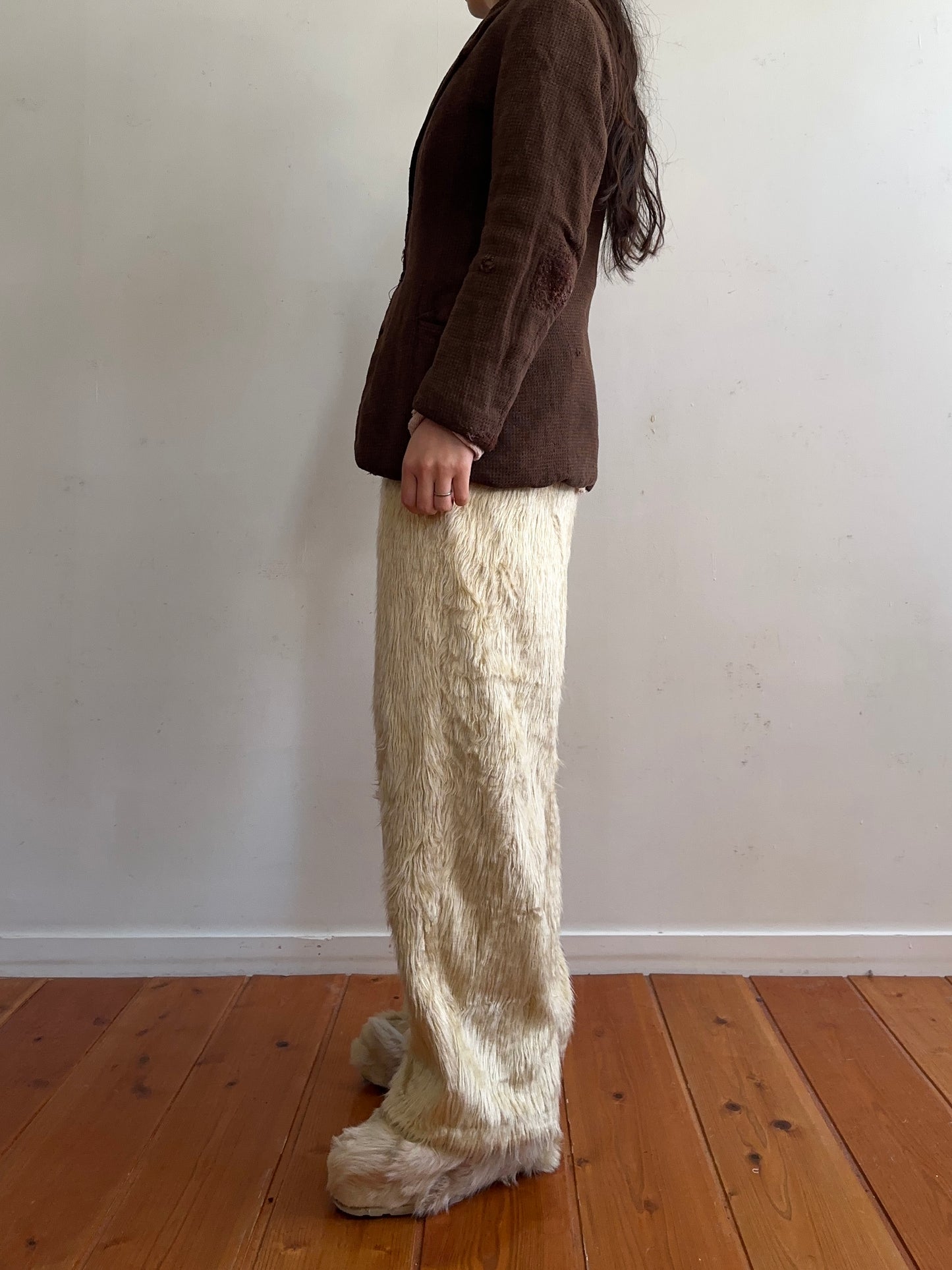 old fur pants /ivory