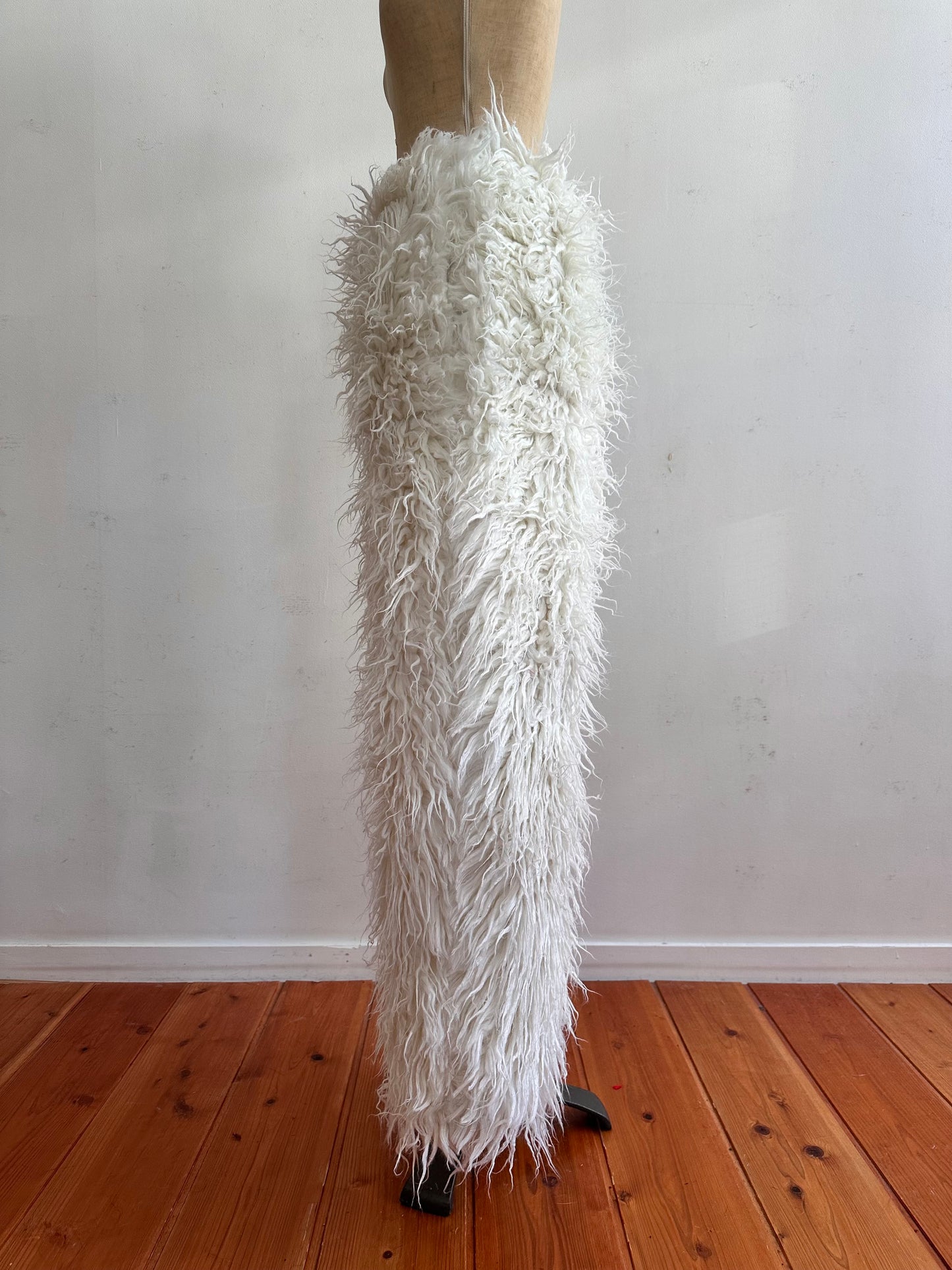 old fur pants / polar bear