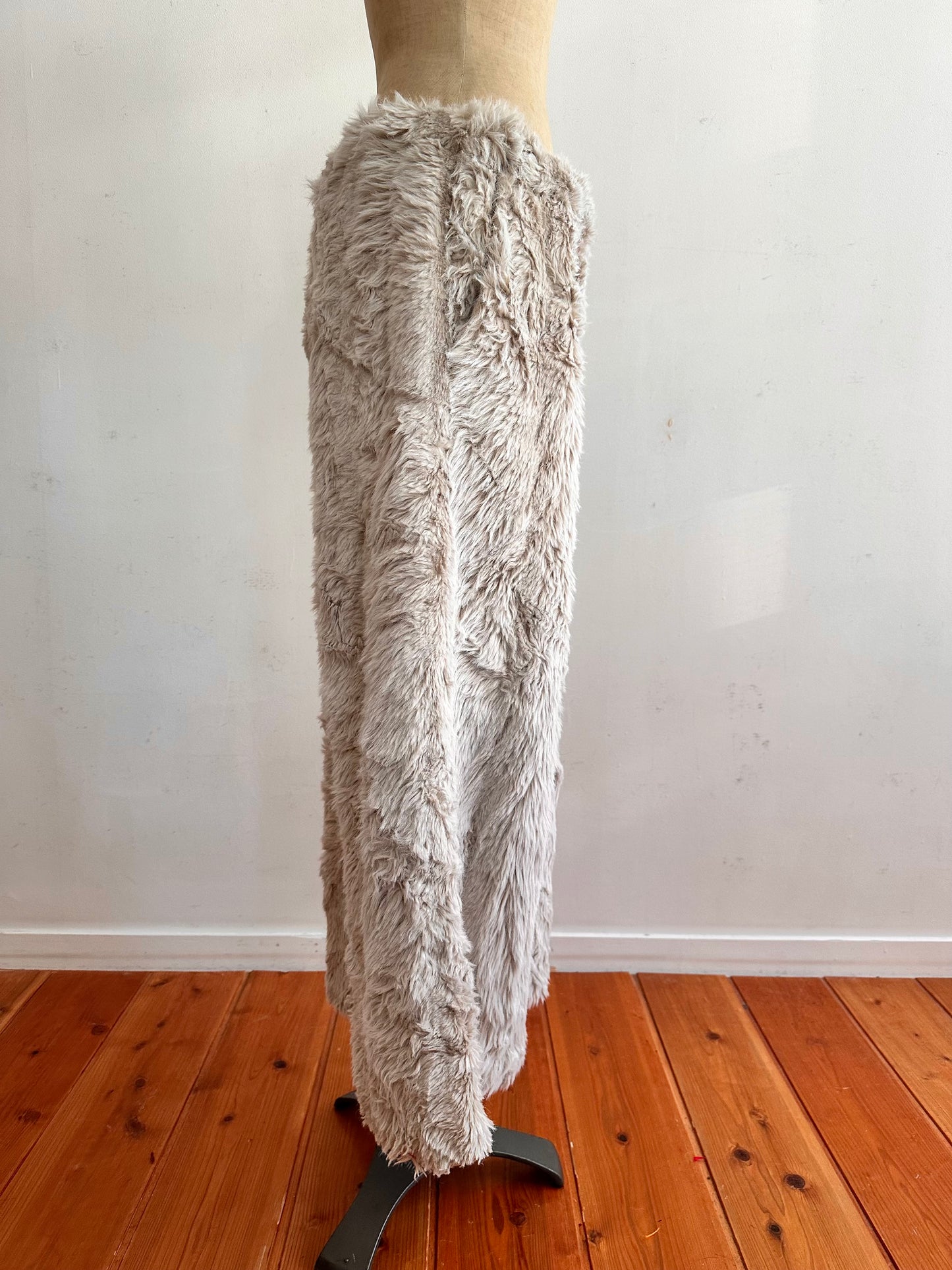 old fur wide pants / milky white