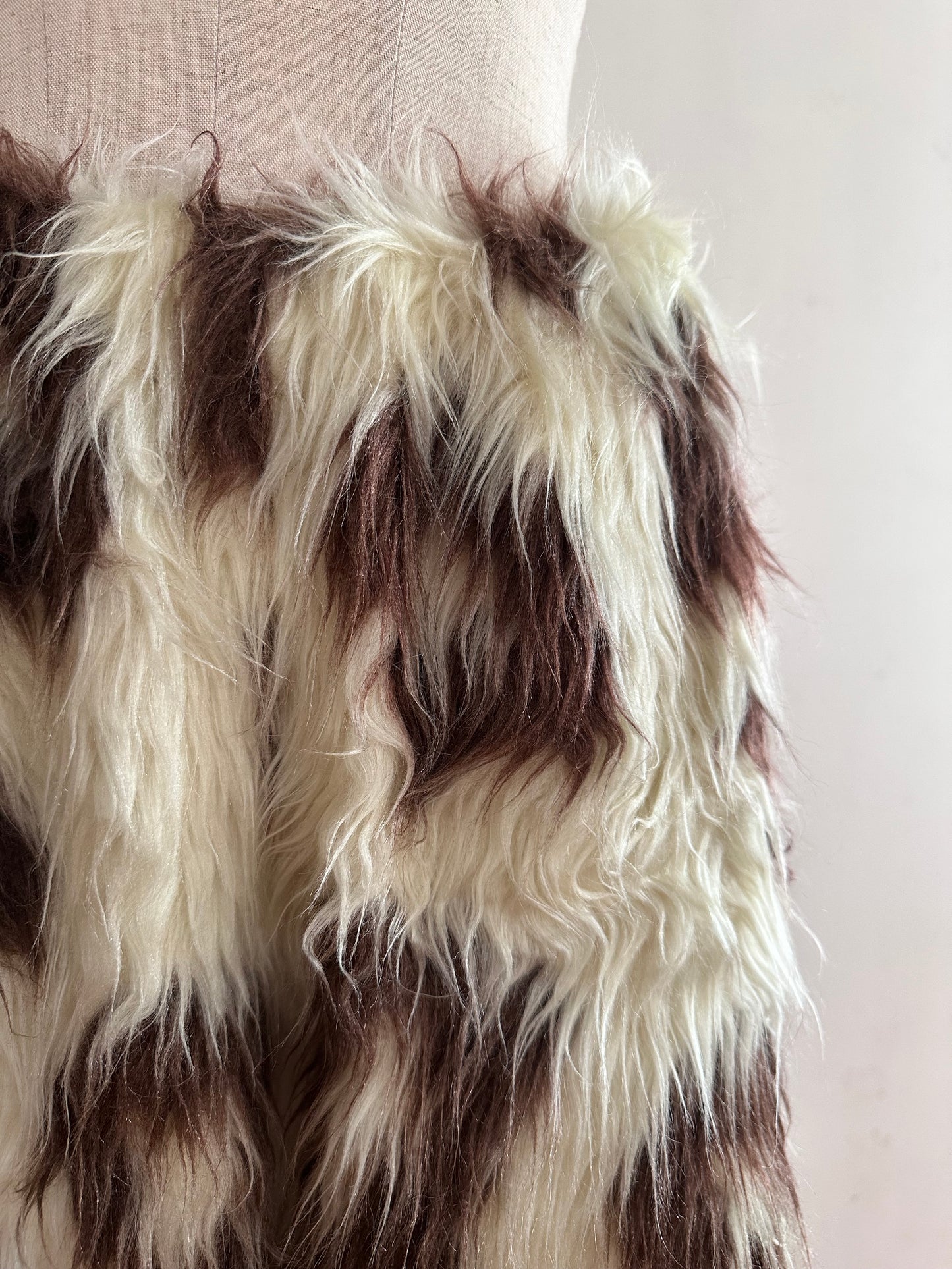 old fur half pants / snow leopard