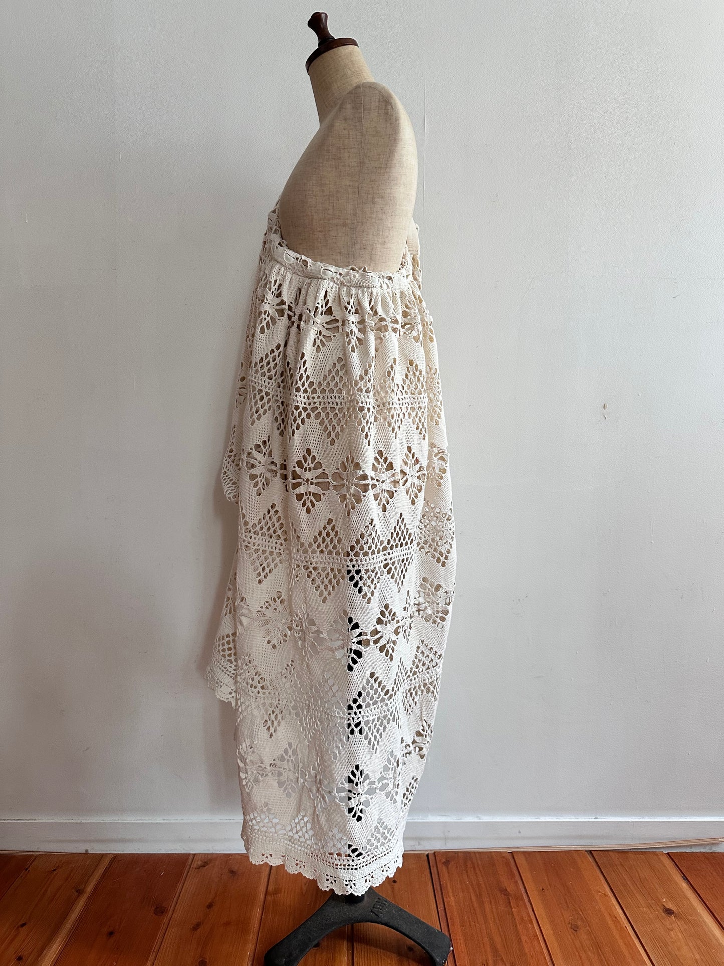 old crochet lace little change skirt