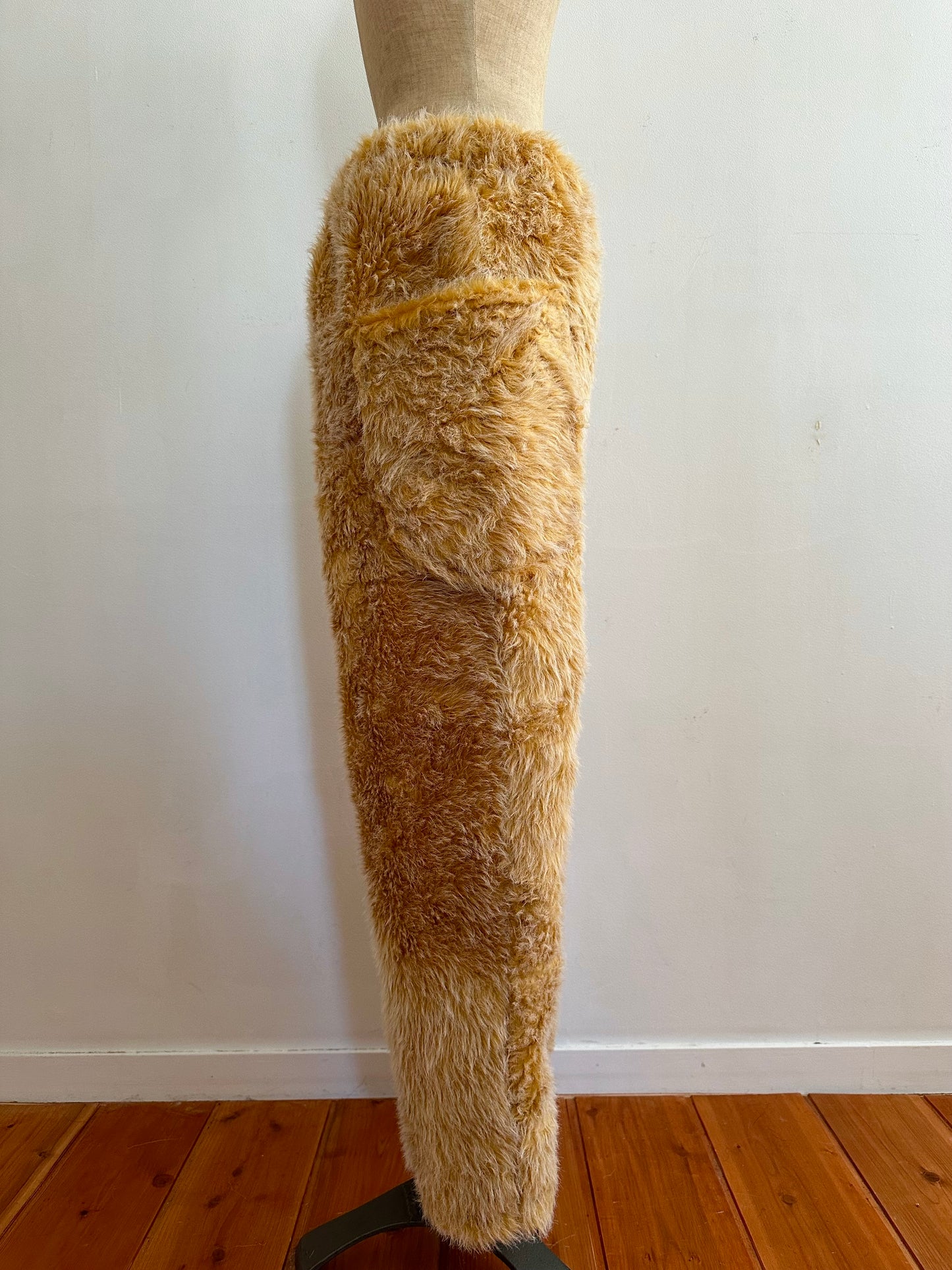 old fur pants / custard