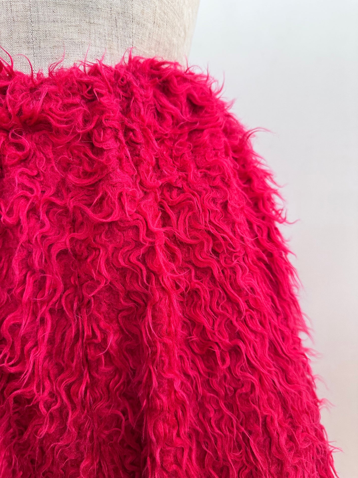 old fur half pants / neon pink