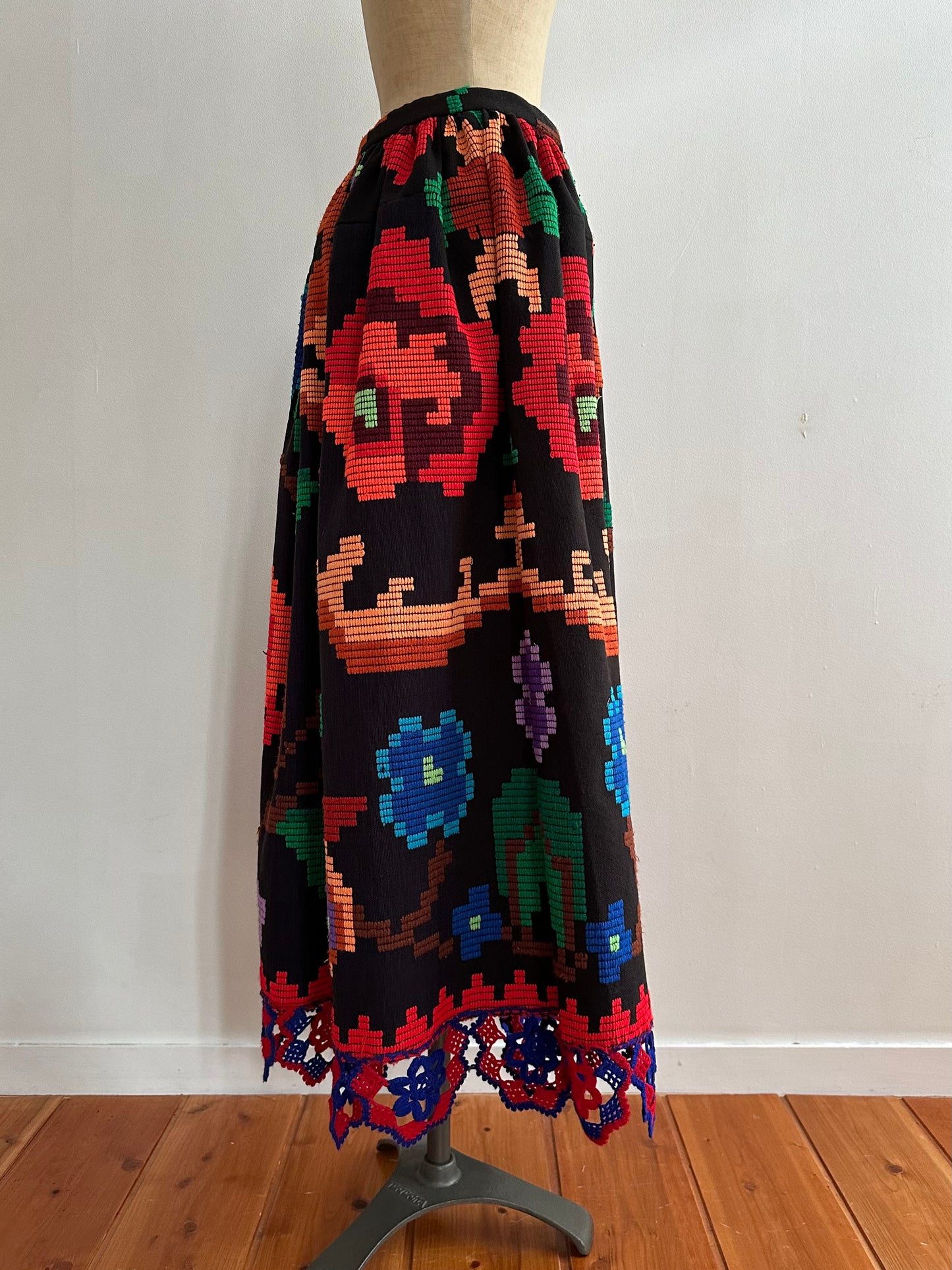 flower hand stitch gather skirt