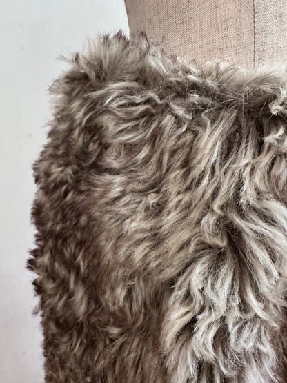 old fur short pants / wolf greige