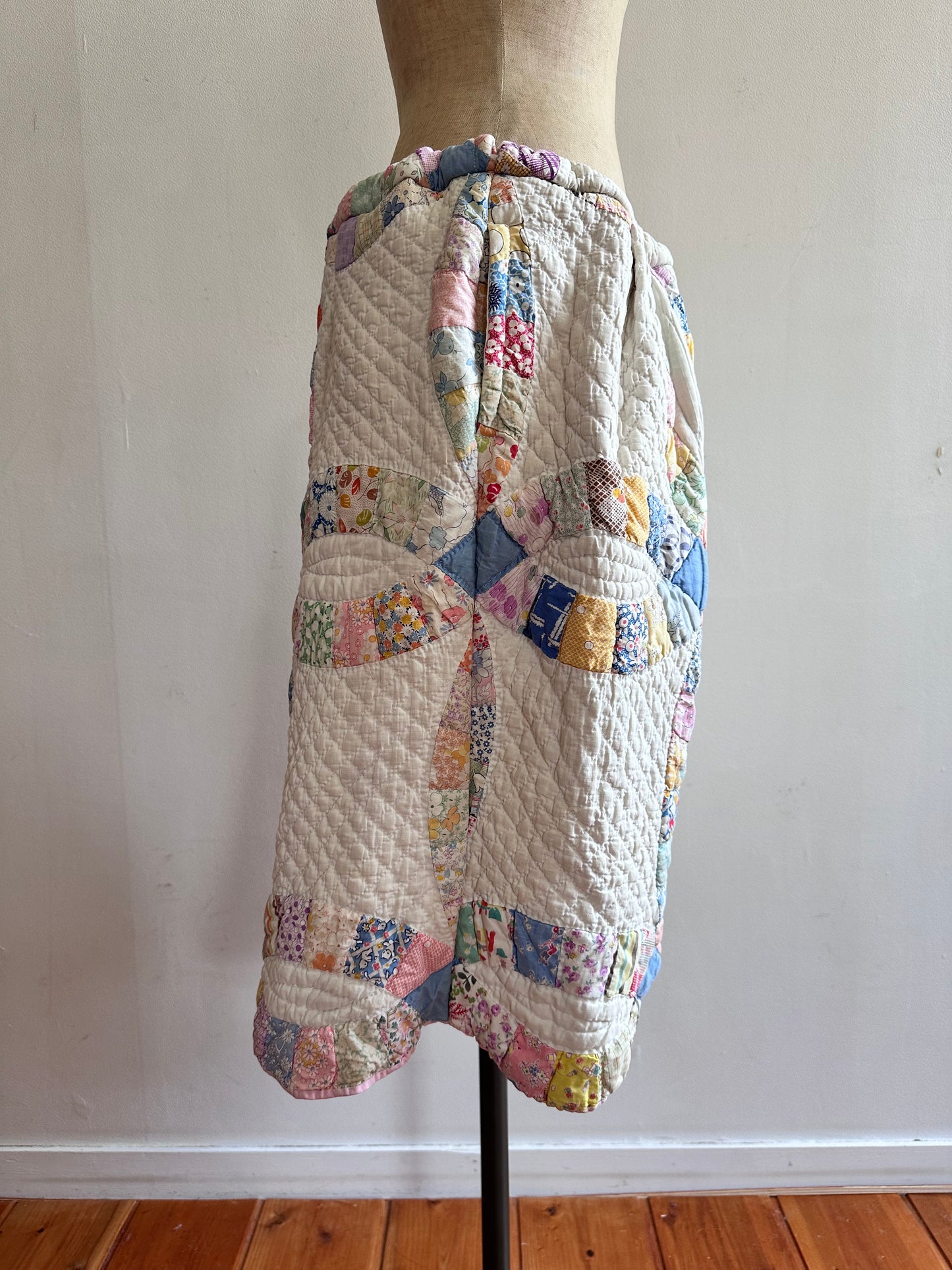 old quilt tuck short pants