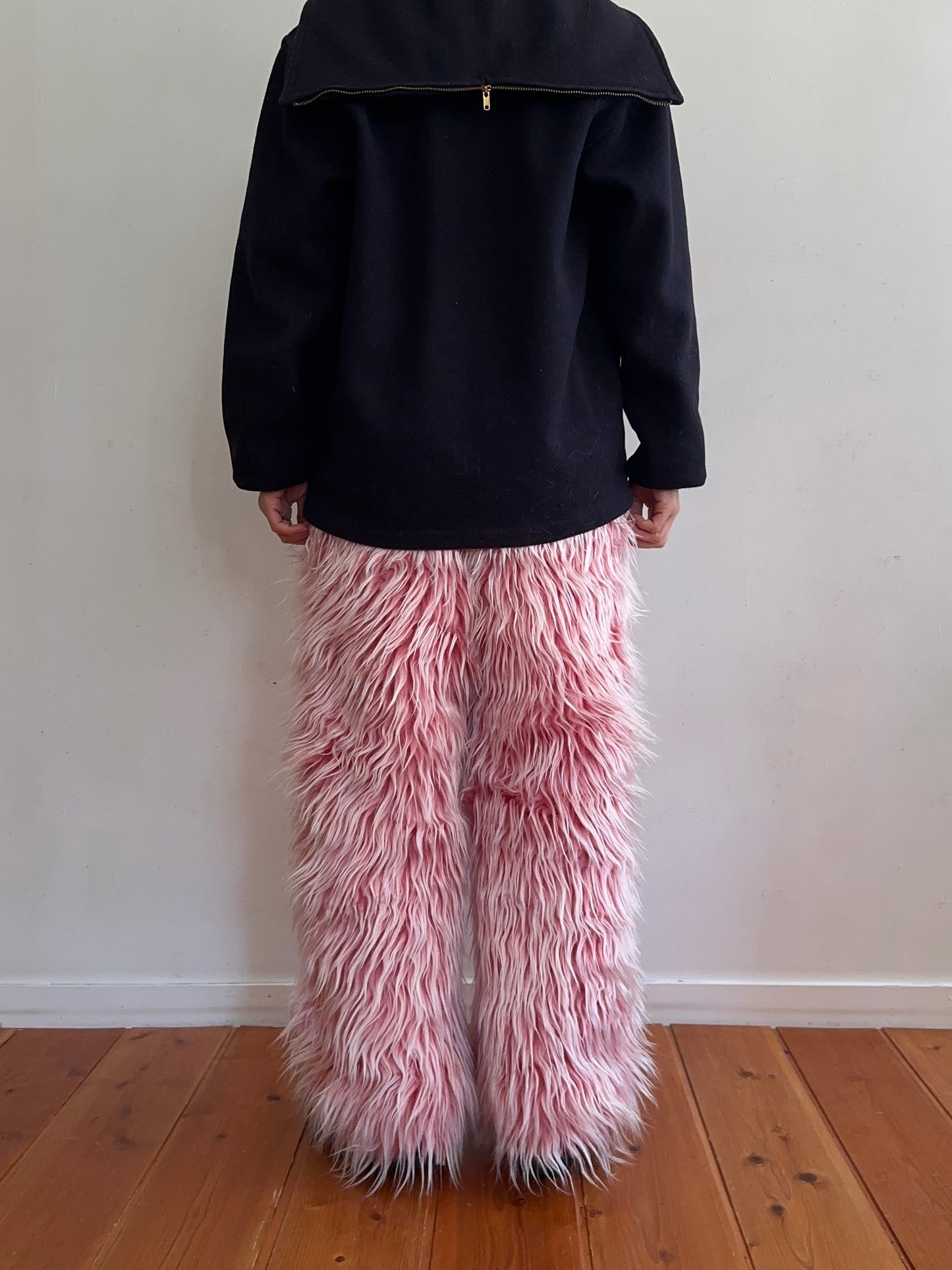 old fur pants / strawberry