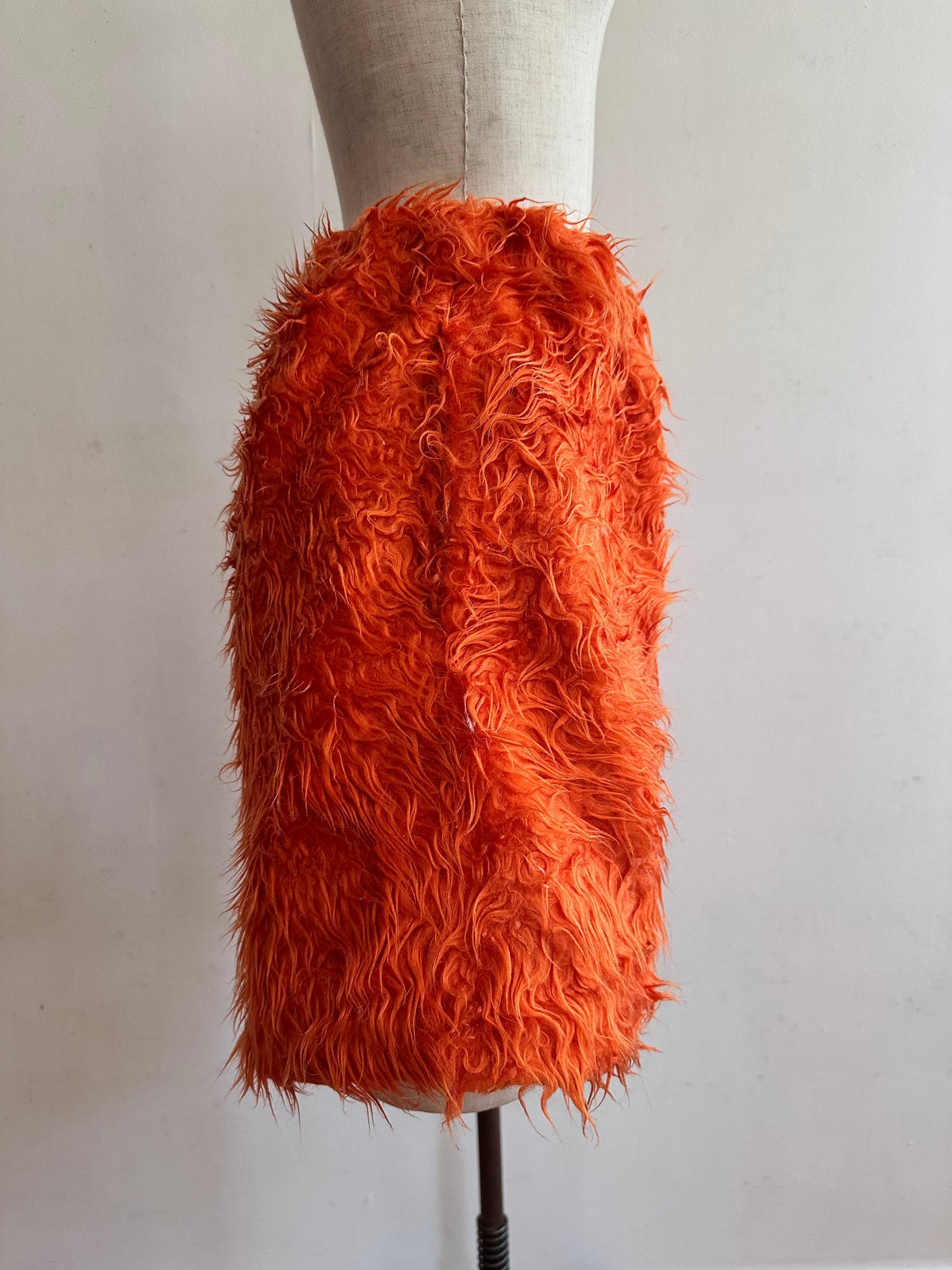 old fur short pants / orange