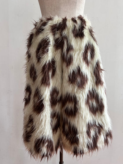 old fur half pants / snow leopard
