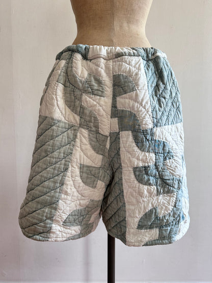 old quilt tuck short pants