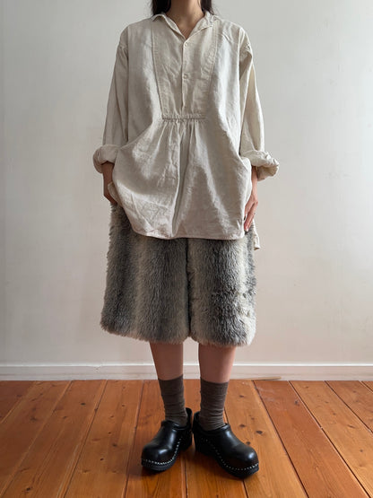 old fur half pants / gray×white