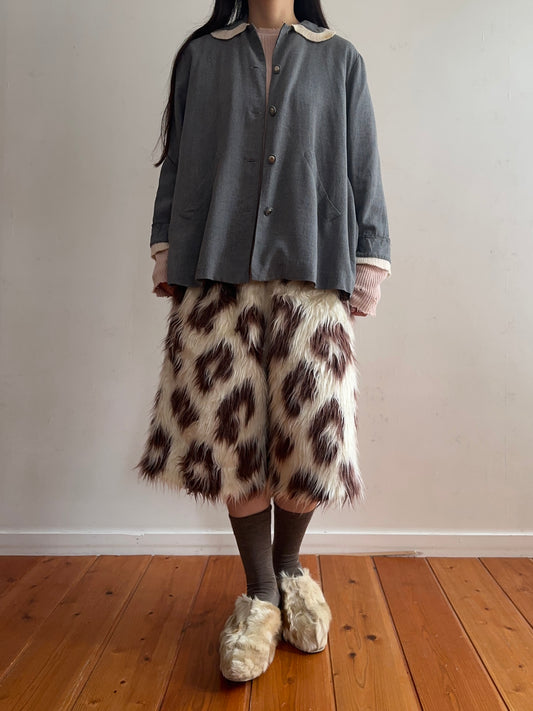 old fur half pants / snow leopard