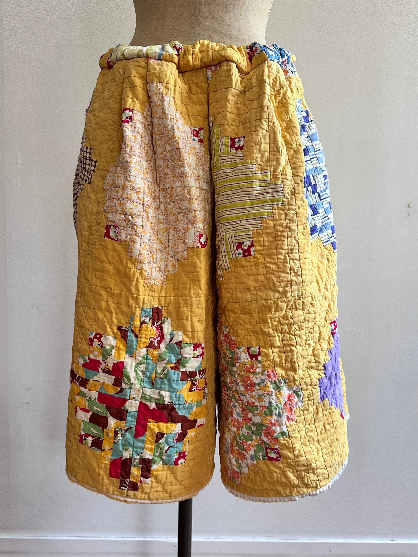 old quilt tuck short pants