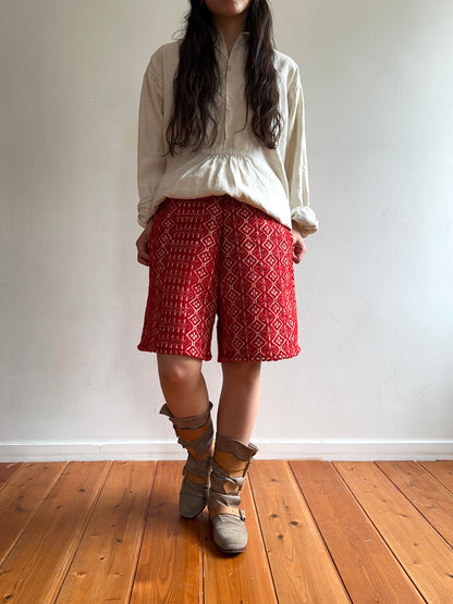 old coverlet short pants / red