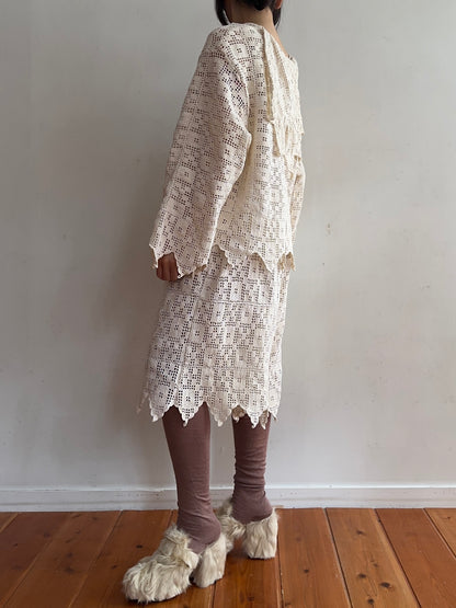 old crochet lace tuck short pants