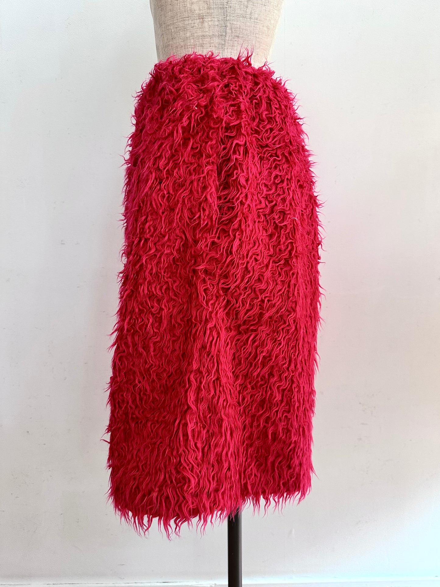 old fur half pants / neon pink
