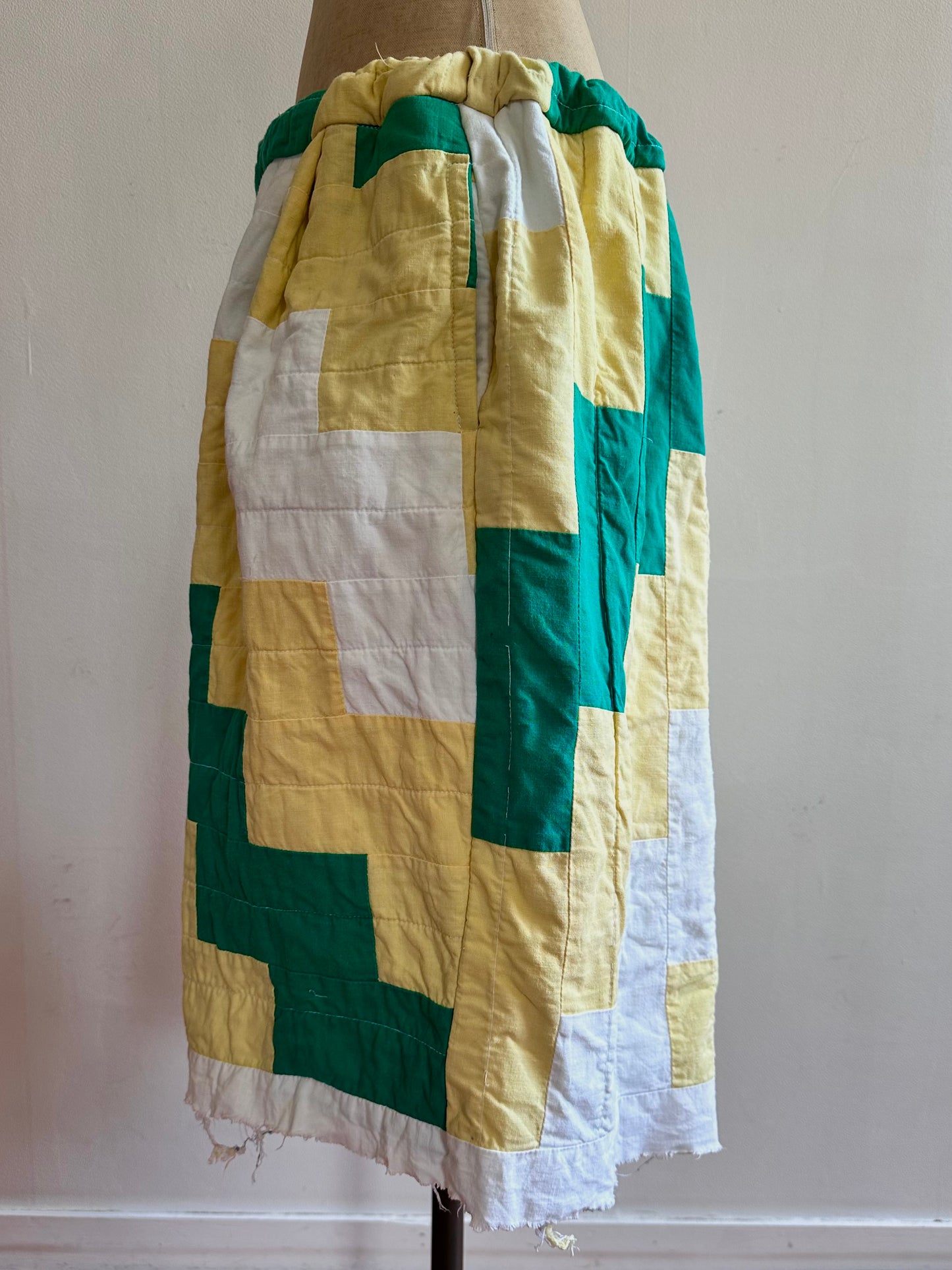 old quilt tuck short pants