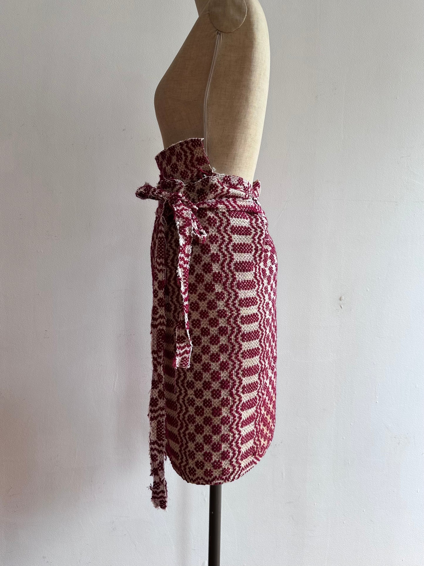 old coverlet wrap short skirt / bordeaux