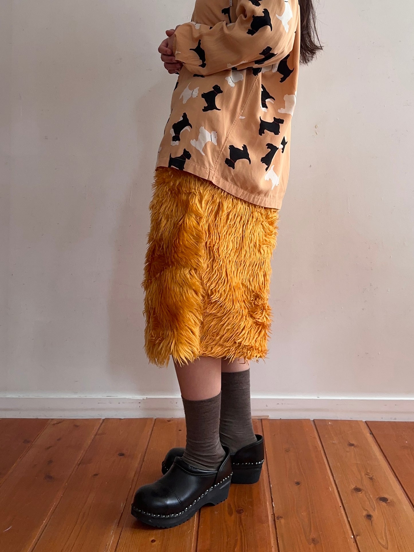 old fur half pants / marigold