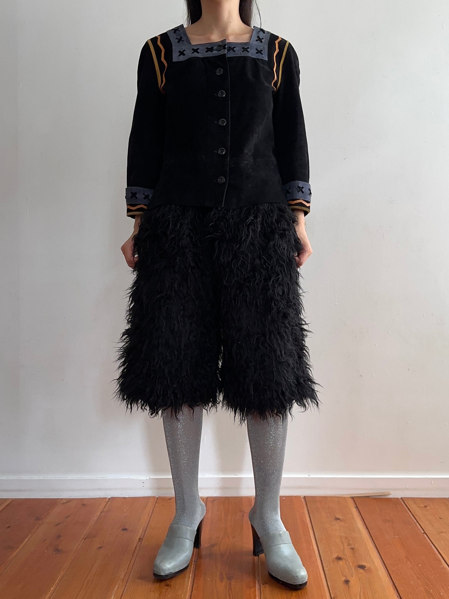 old fur half pants / black