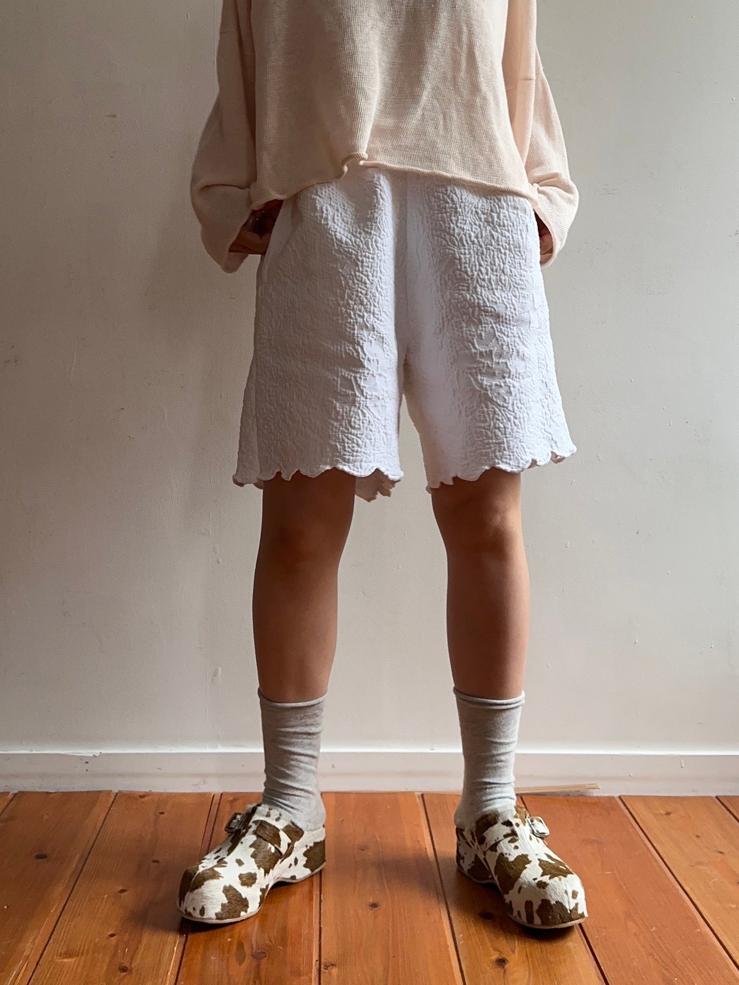 old fabric short pants
