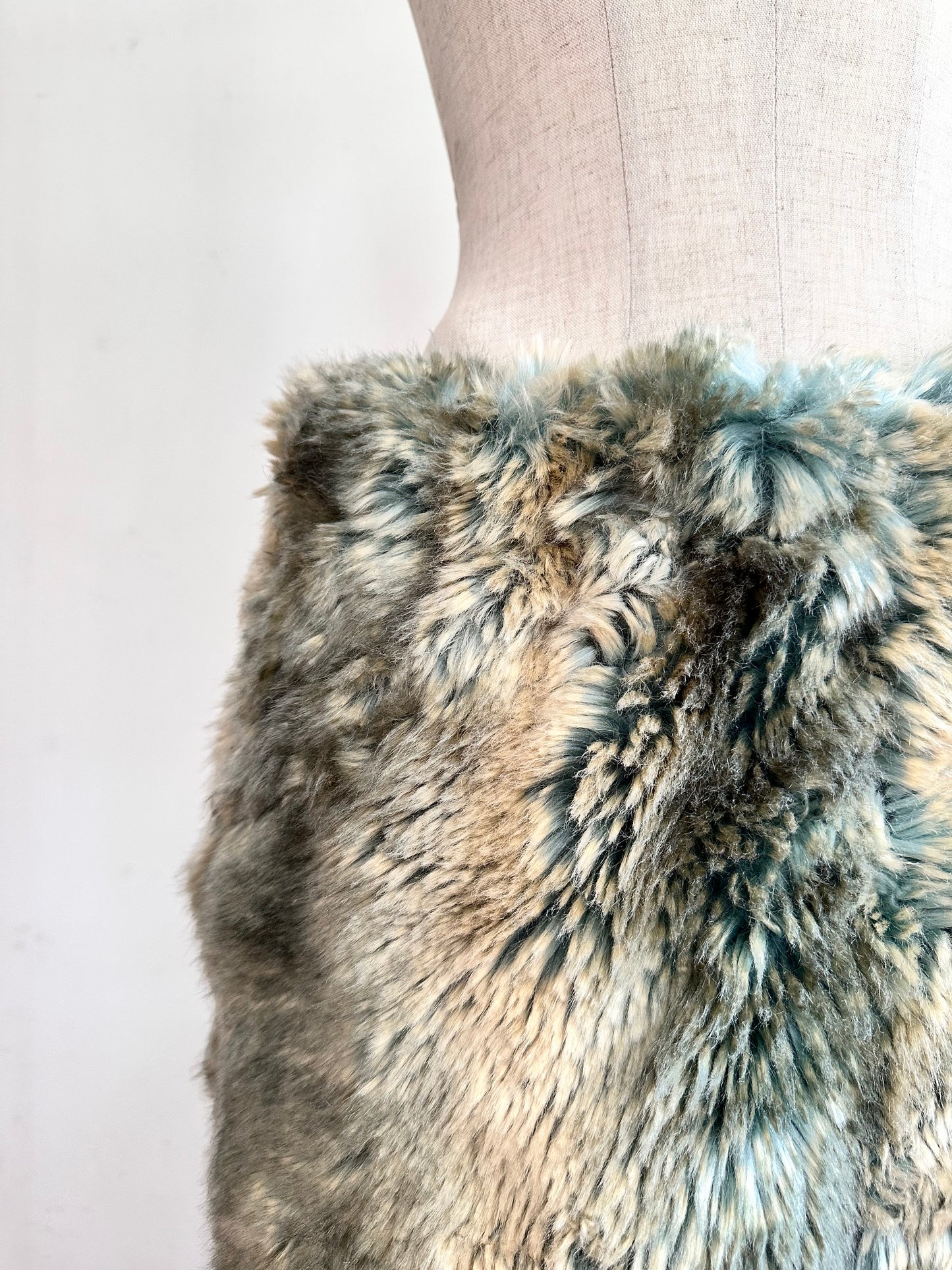 old fur pants / silver×grayish brown