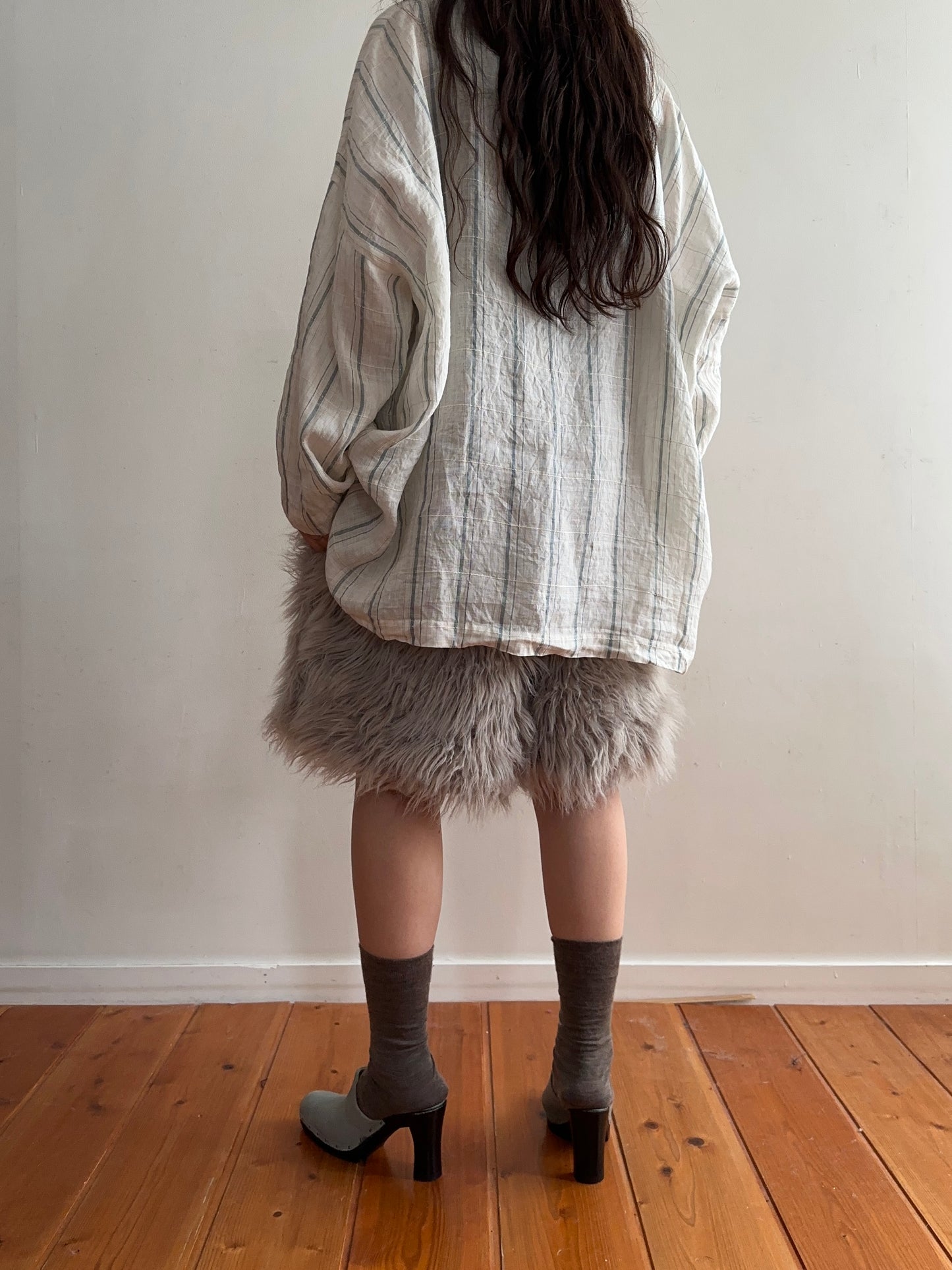 old fur short pants / silver