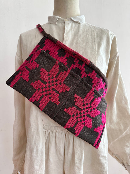 old coverlet work apron / black×pink