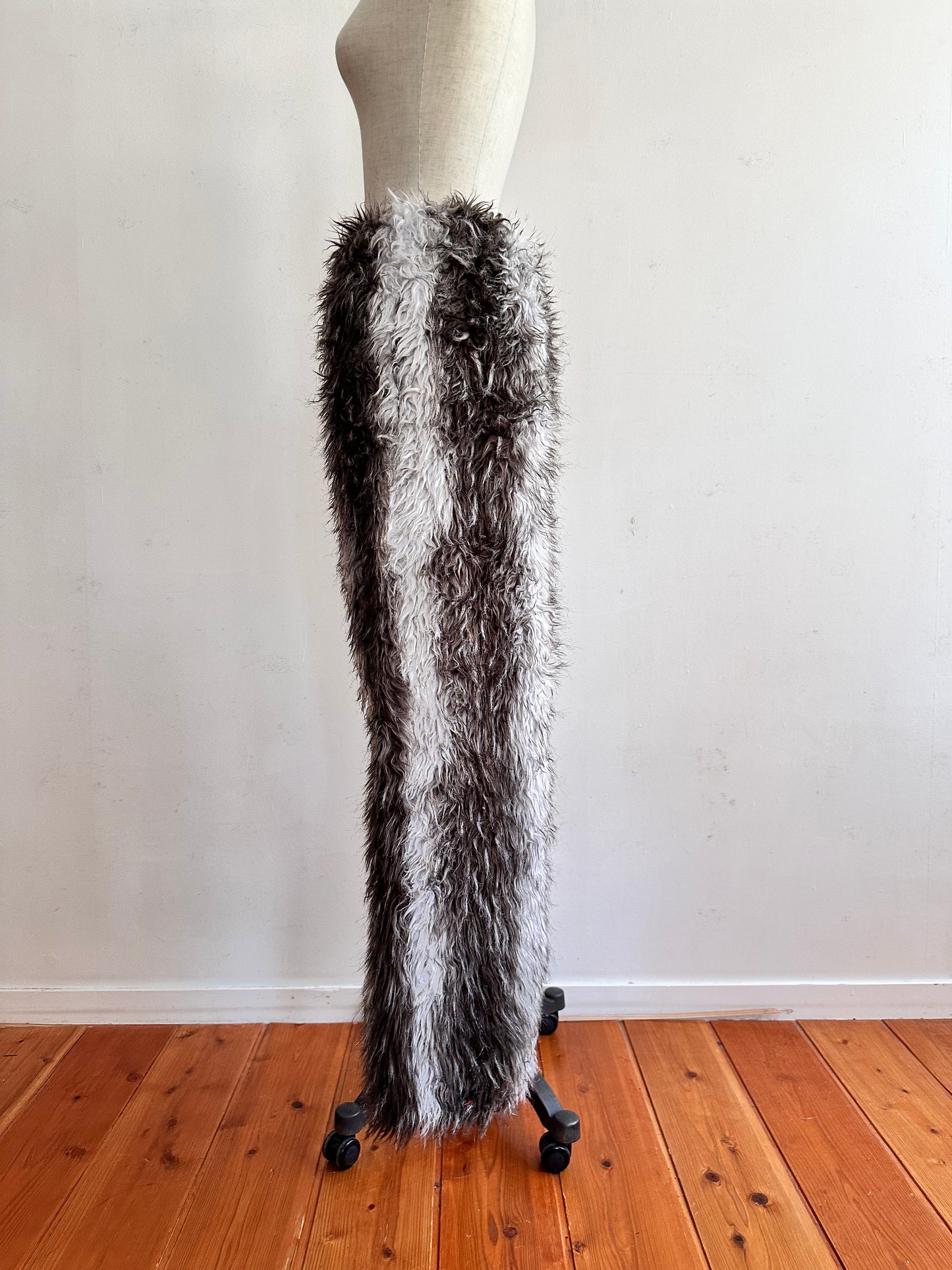 old fur pants / silver×grayish brown