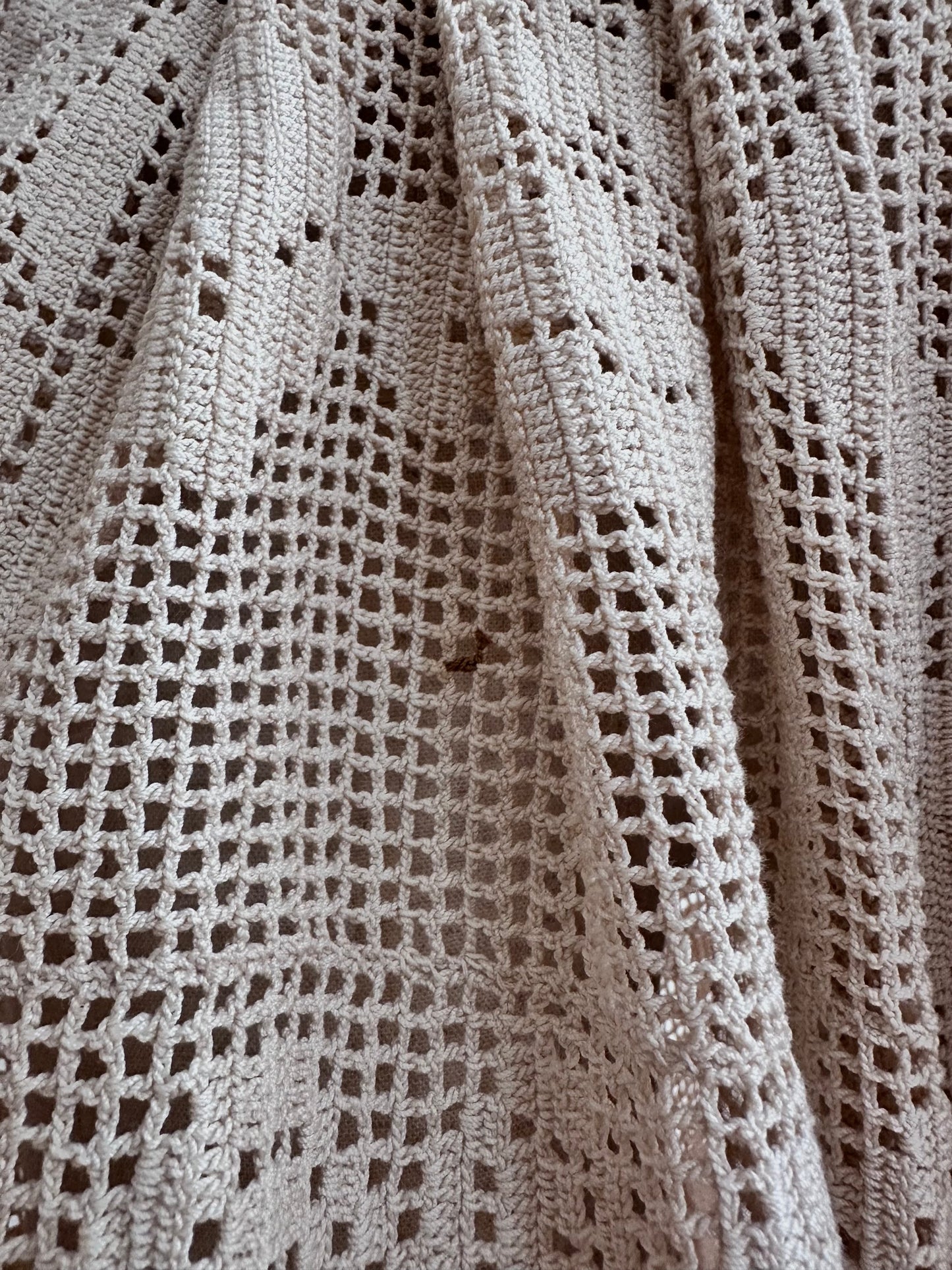 old crochet lace tuck short pants