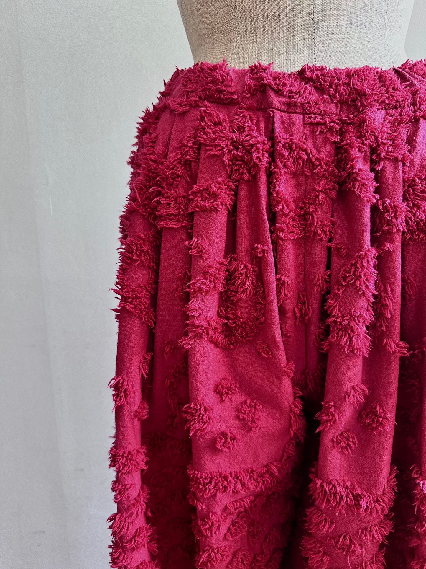 old chenille many tuck pants / ruby