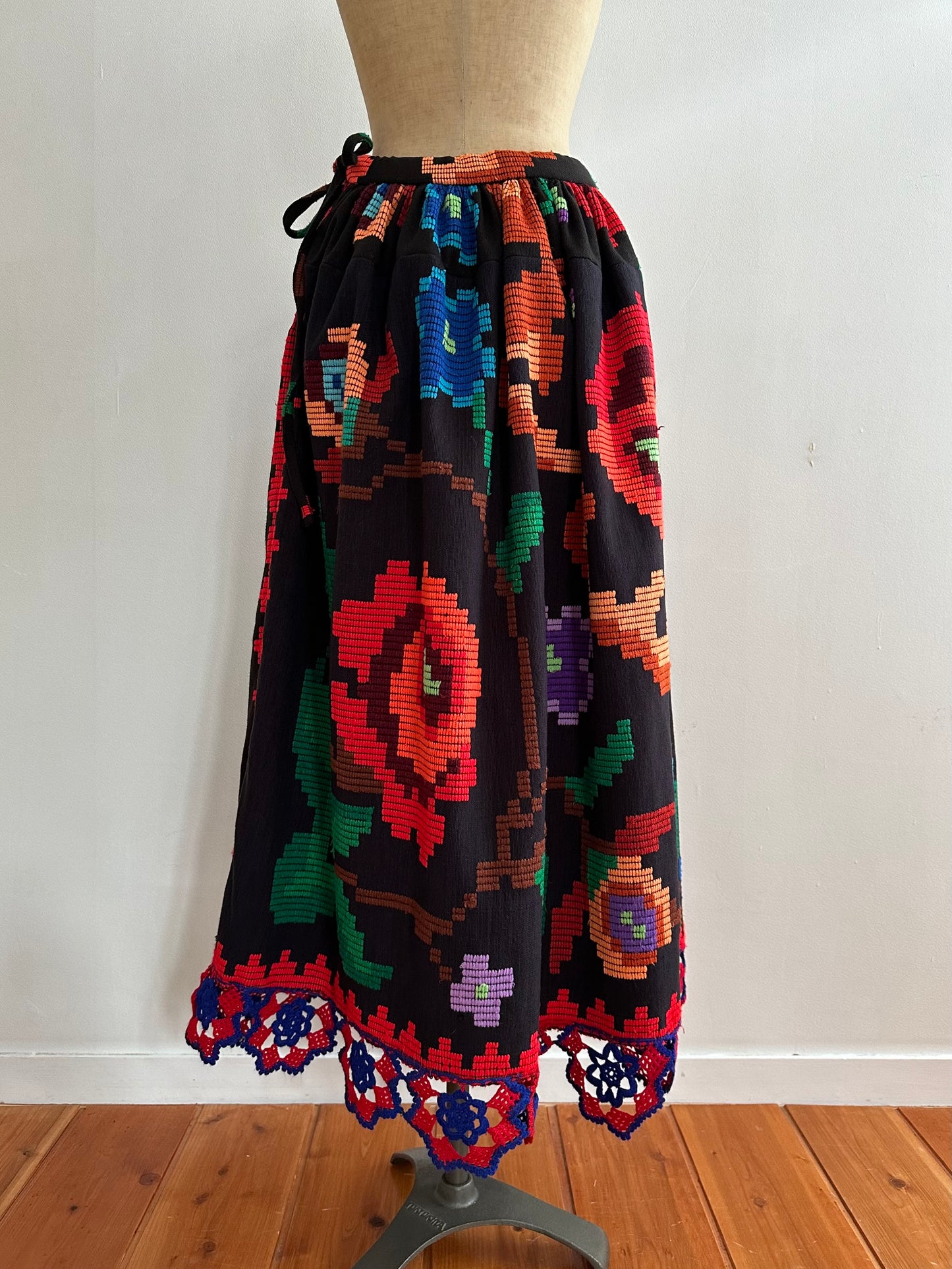 flower hand stitch gather skirt