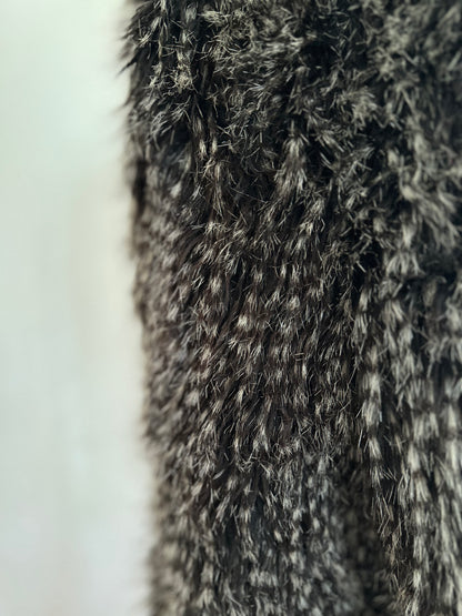 old fur pants / peacock black