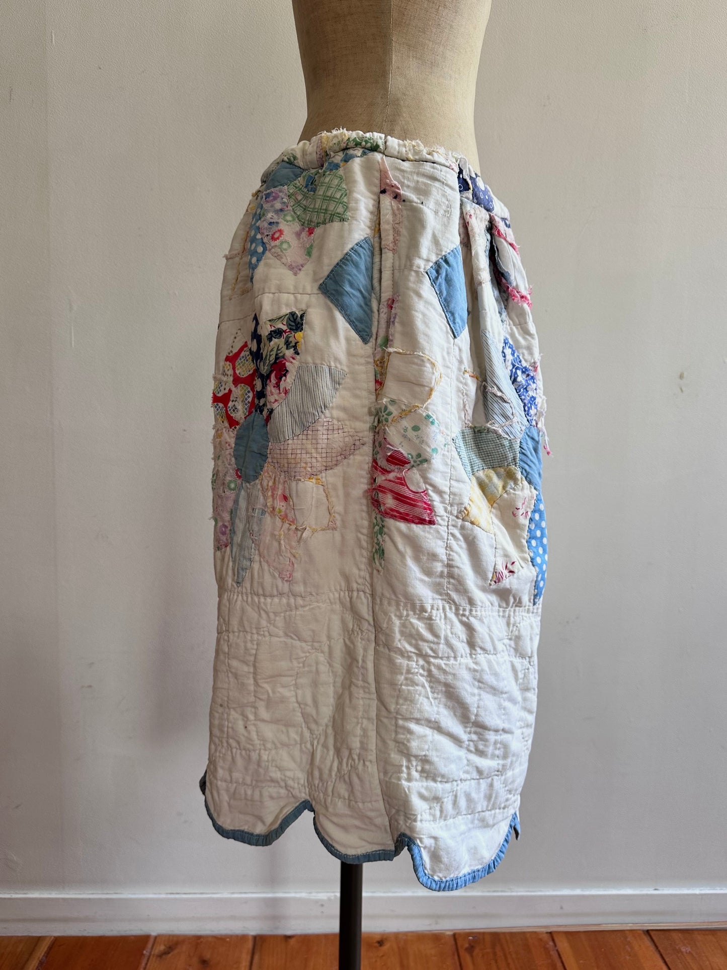 old quilt tuck short pants