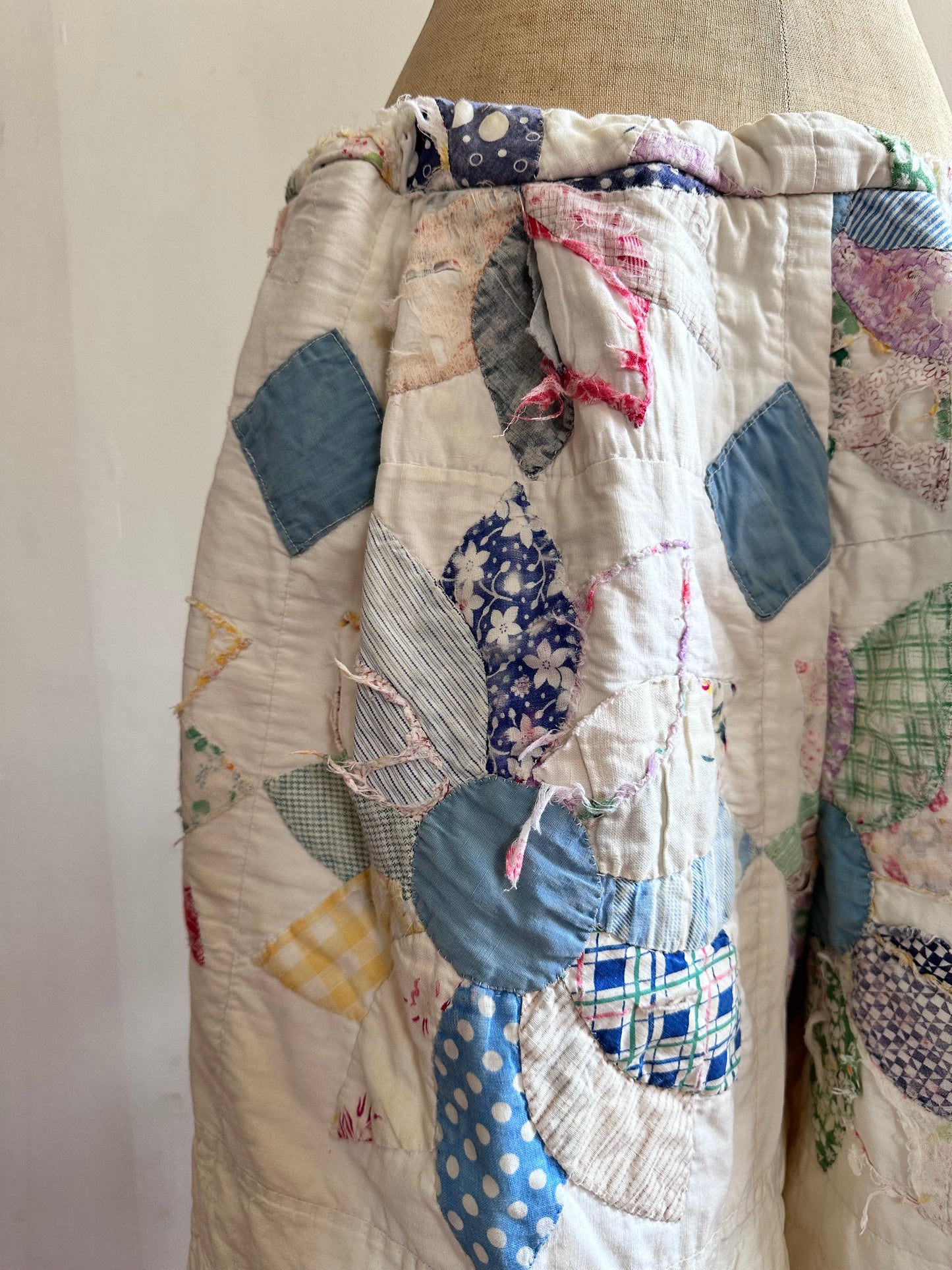 old quilt tuck short pants