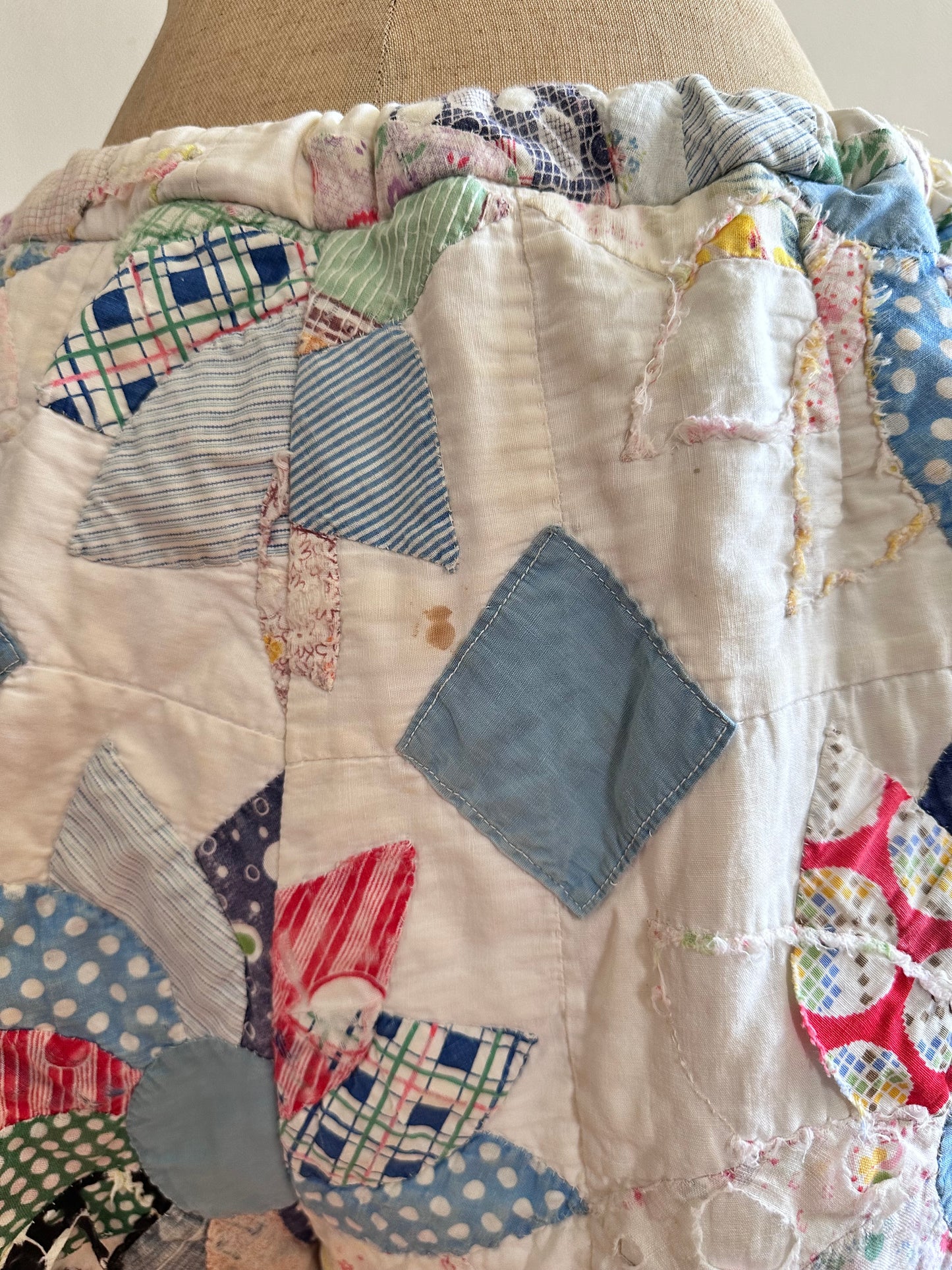 old quilt tuck short pants